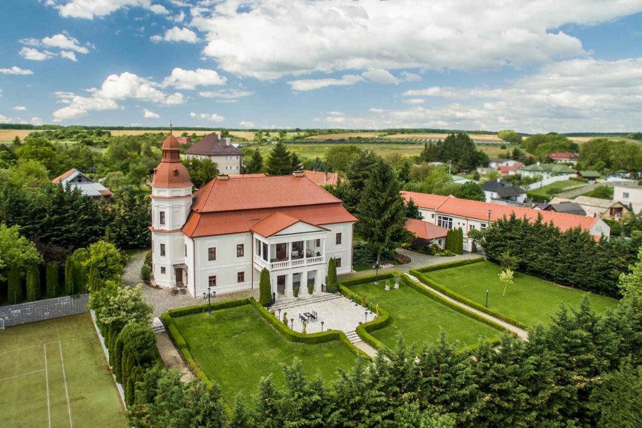 Am Kastiel Penzion Rimavská Sobota Extérieur photo