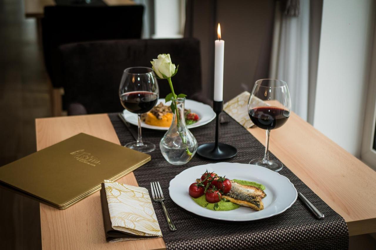 Am Kastiel Penzion Rimavská Sobota Extérieur photo